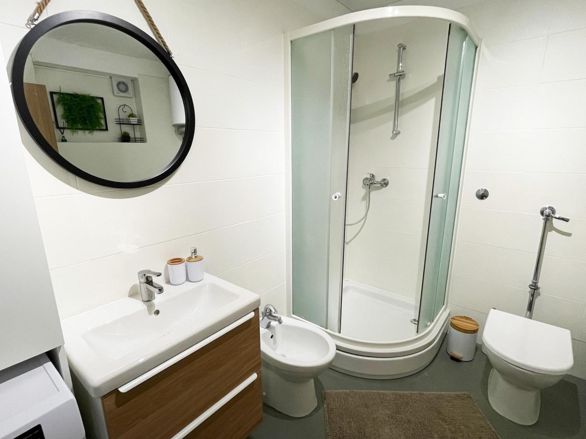 Cute Apartment In Rijeka Near Beach With Parking Kültér fotó