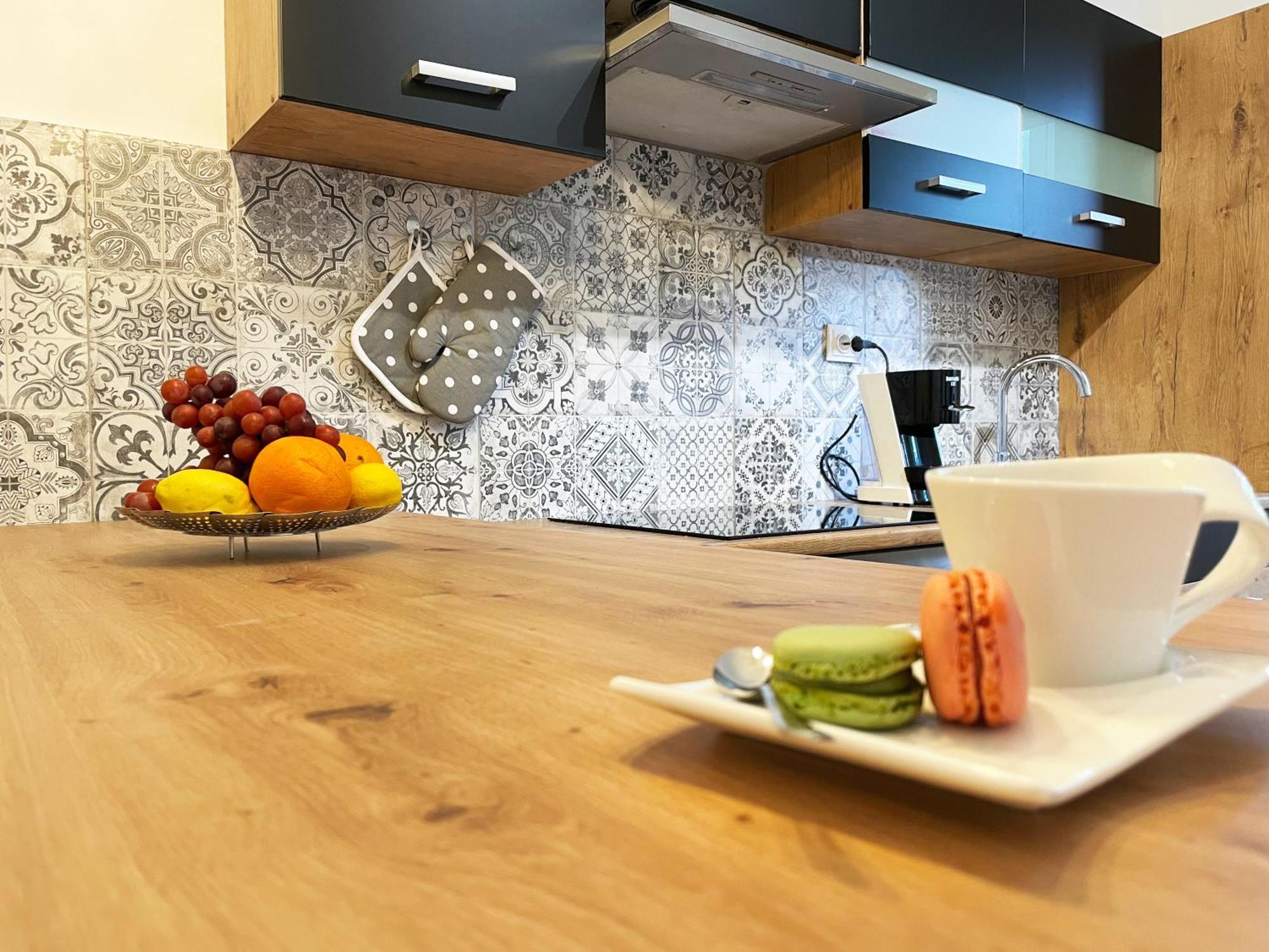 Cute Apartment In Rijeka Near Beach With Parking Kültér fotó