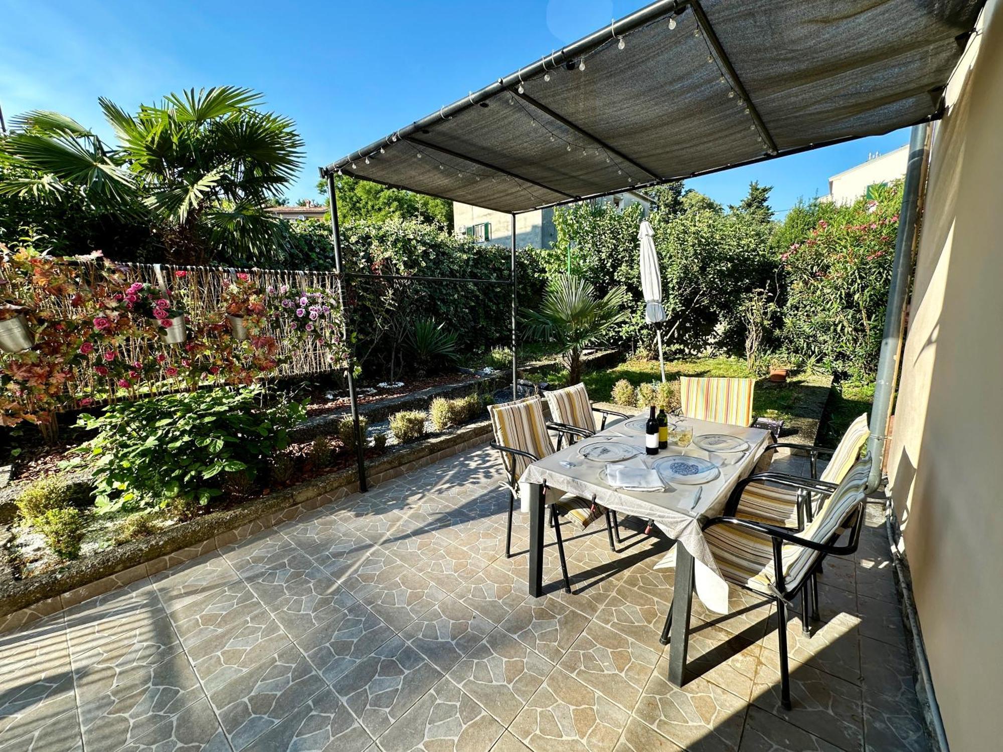 Cute Apartment In Rijeka Near Beach With Parking Kültér fotó